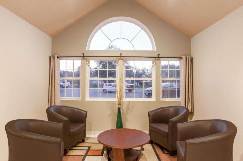 Super 8 By Wyndham Schenectady - Albany Area Hotel Bagian luar foto
